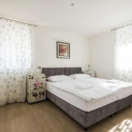 Charming In With Private Swimming Pool Villa *