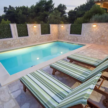 Charming In With Private Swimming Pool Villa