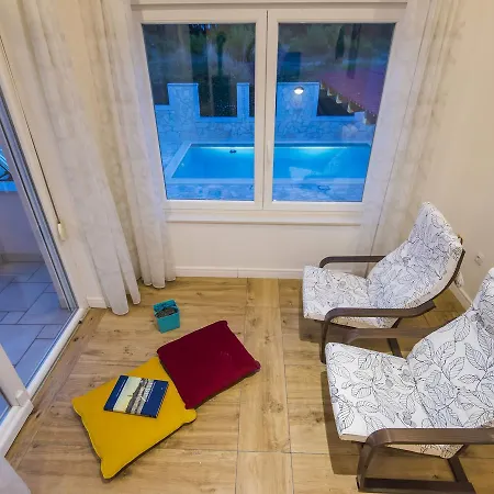 Charming In With Private Swimming Pool Zadar