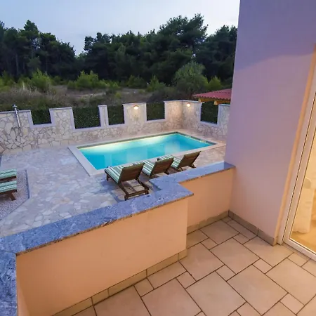 Charming In With Private Swimming Pool Willa Zadar